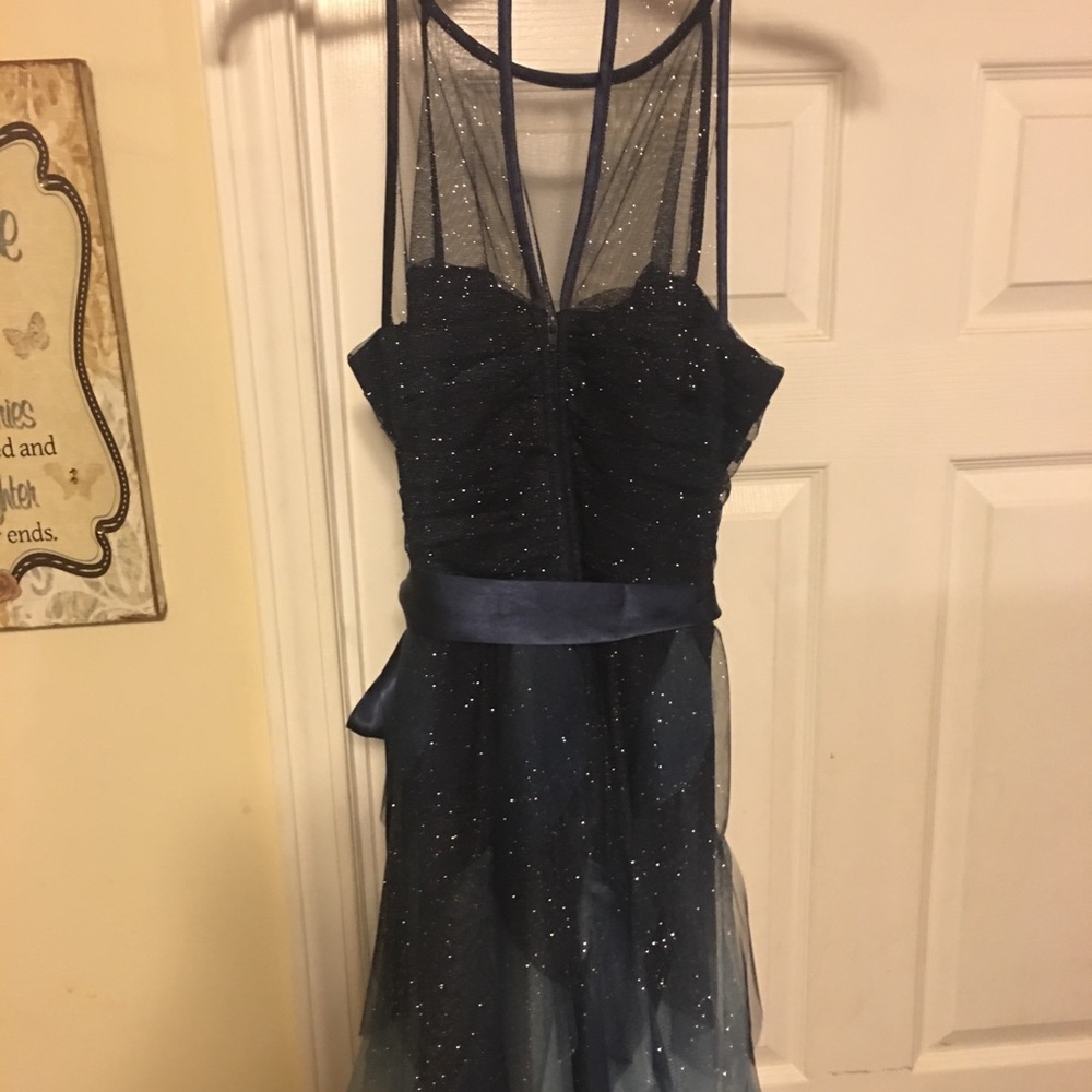 Formal Dress - Picture 5 of 7